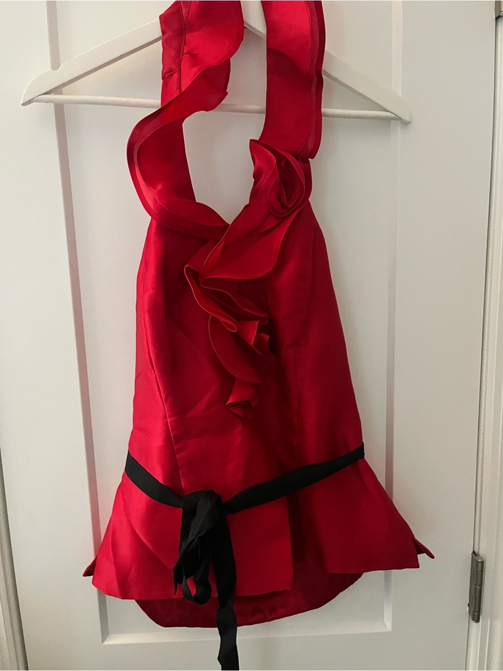 White House Black Market Red Ruffled Sleeveless Top with Black Waist Tie - Picture 3 of 3